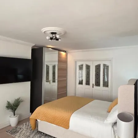 Large Bedroom * Dublin